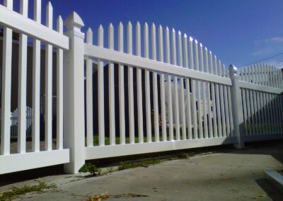 DLR vinyl fencing custom picket fence