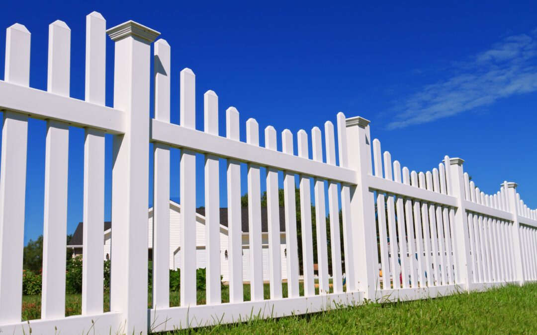 Are You Looking for Top Quality Vinyl Fencing Products in Edmonton?